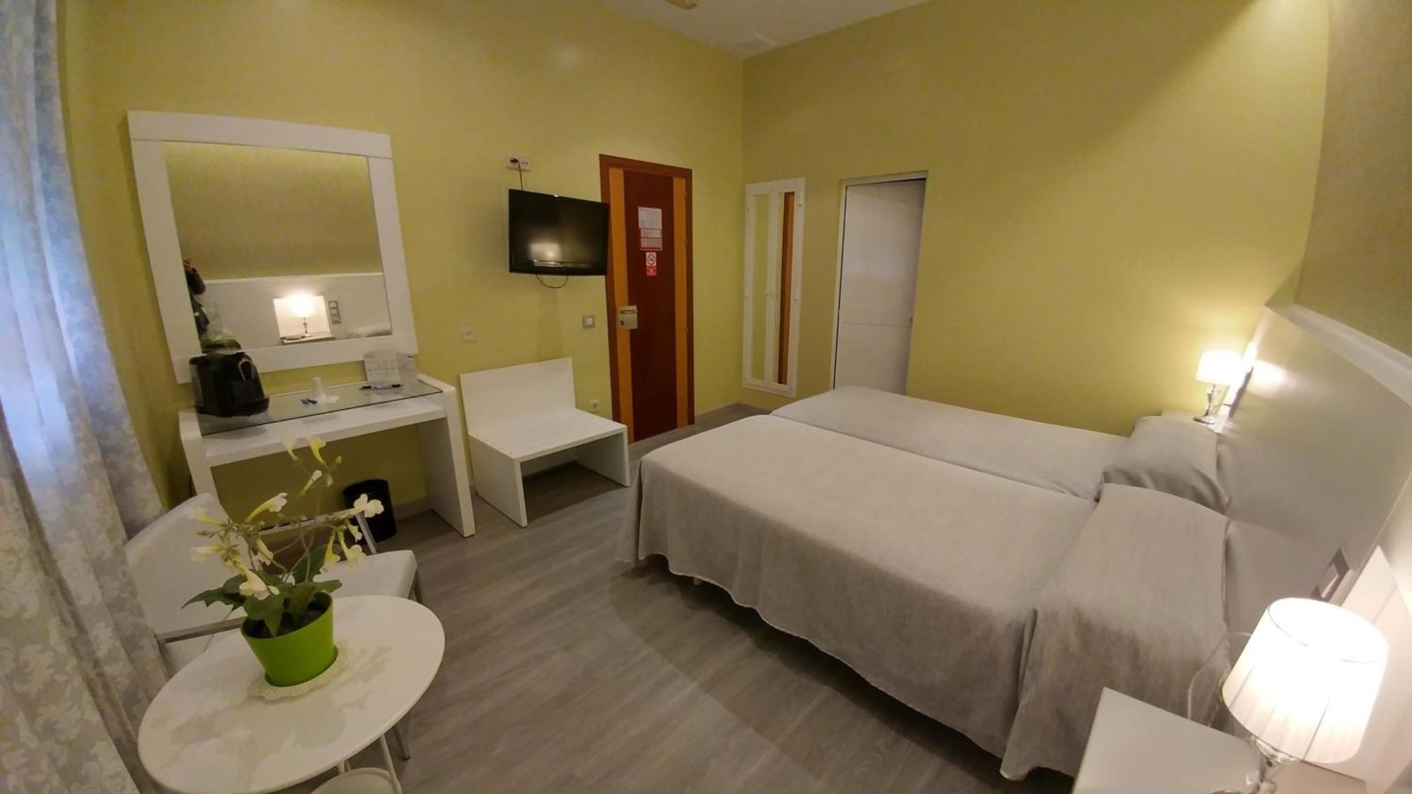 Hostal Paris San Fernando Buitenkant foto