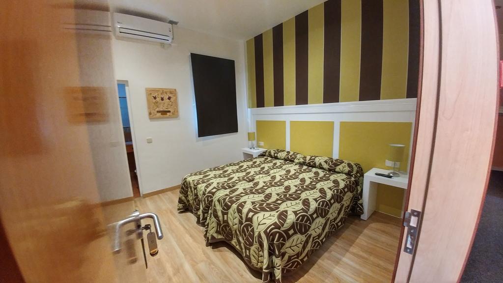 Hostal Paris San Fernando Buitenkant foto