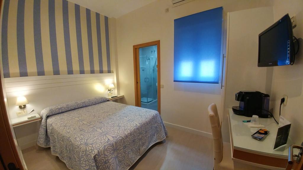 Hostal Paris San Fernando Buitenkant foto