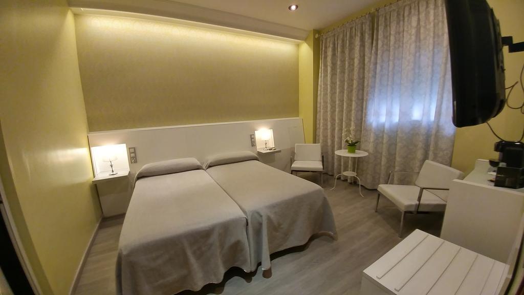 Hostal Paris San Fernando Buitenkant foto