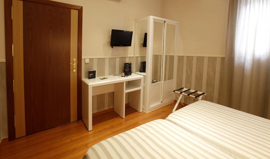 Hostal Paris San Fernando Buitenkant foto