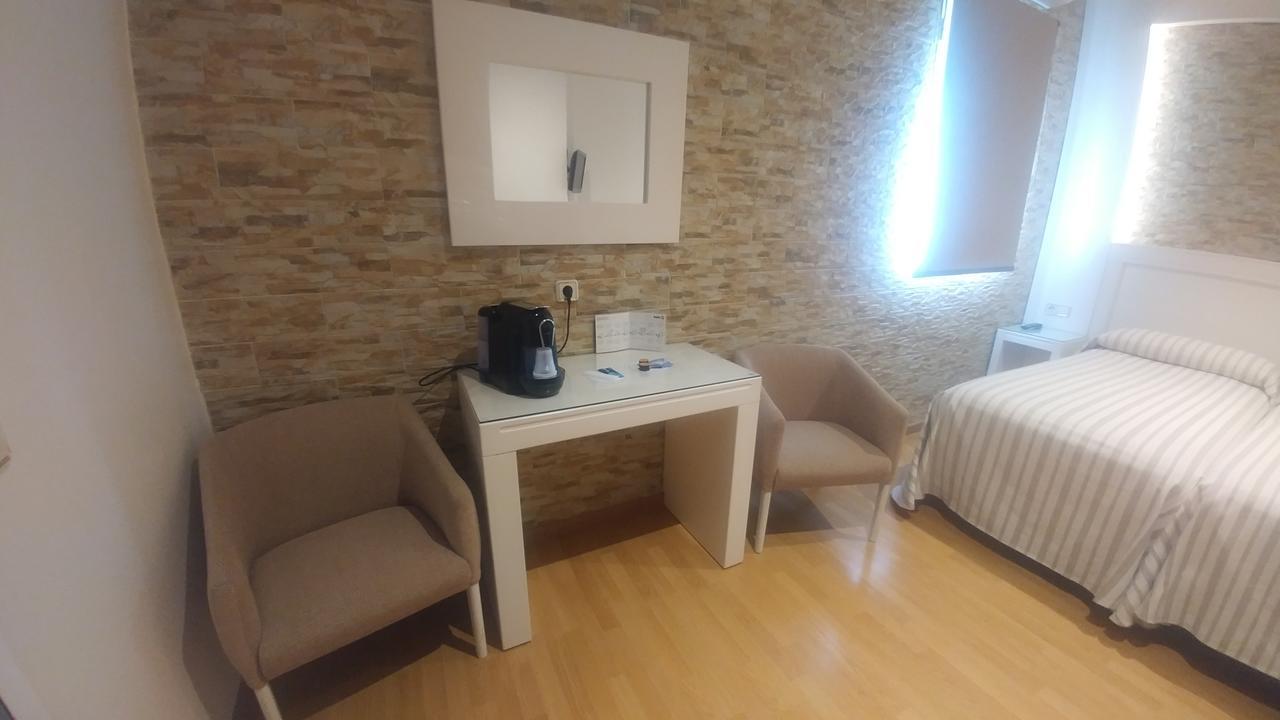 Hostal Paris San Fernando Buitenkant foto